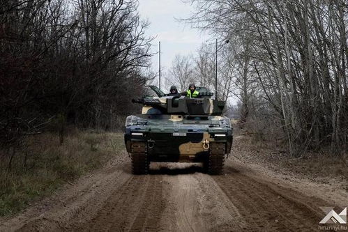 全新的kf41步兵战车交付匈牙利陆军