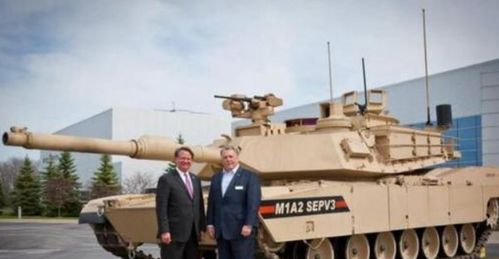 日本首相向美国防长鞠躬 表面谦卑，实则暗藏深意