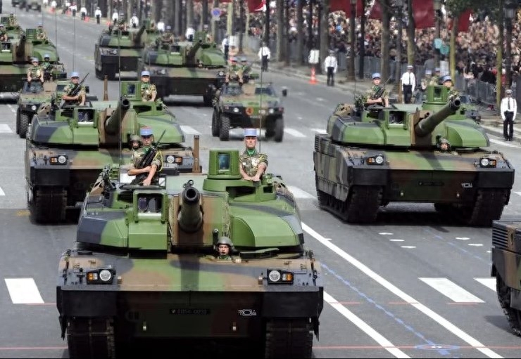 法国“勒克莱尔”主战坦克 全球首款第四代坦克的荣耀与代价